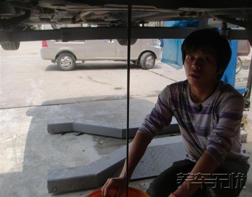 去4S店保养怕被宰？养车无忧网做自助保养更实惠！