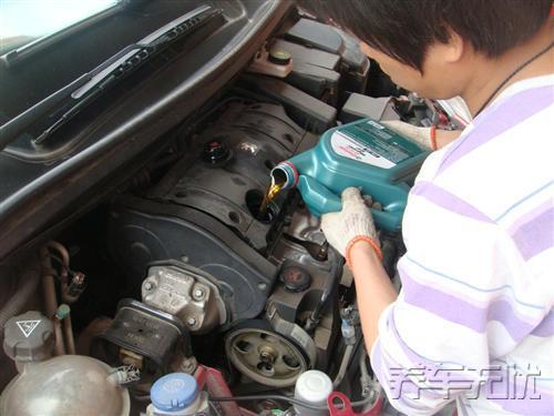 去4S店保养怕被宰？养车无忧网做自助保养更实惠！