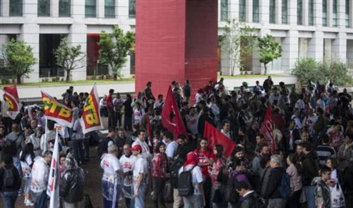 福特巴西工厂拟裁员200人 4000工人无限期罢工