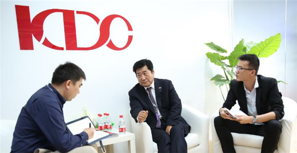 康得新、康得复材炫酷黑科技打造汽车轻量化未来