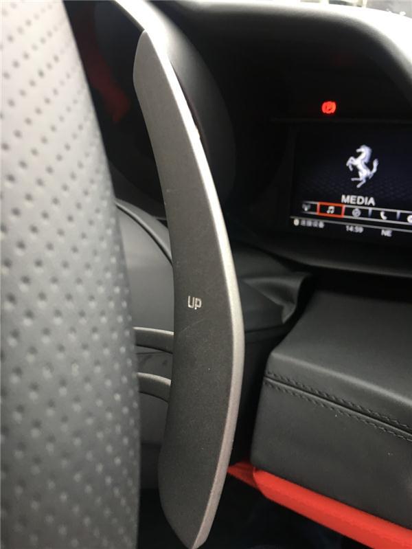 在新落成的赛道上开法拉利 是怎样一种感觉？