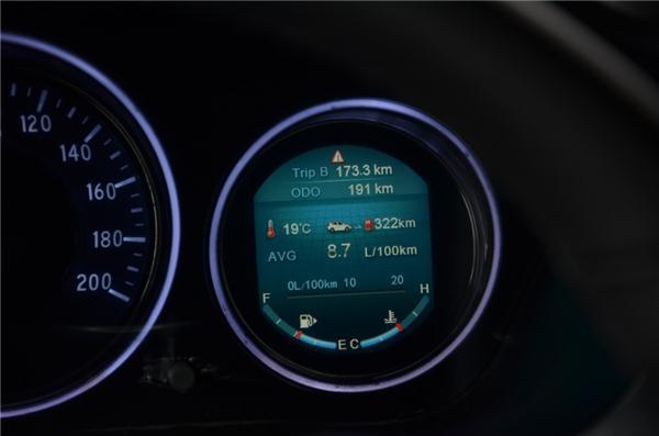 产品初具家族化风格，试驾比速7座SUV T5