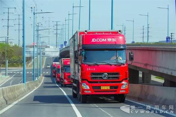 东风商用车6月份销售中重卡15366辆