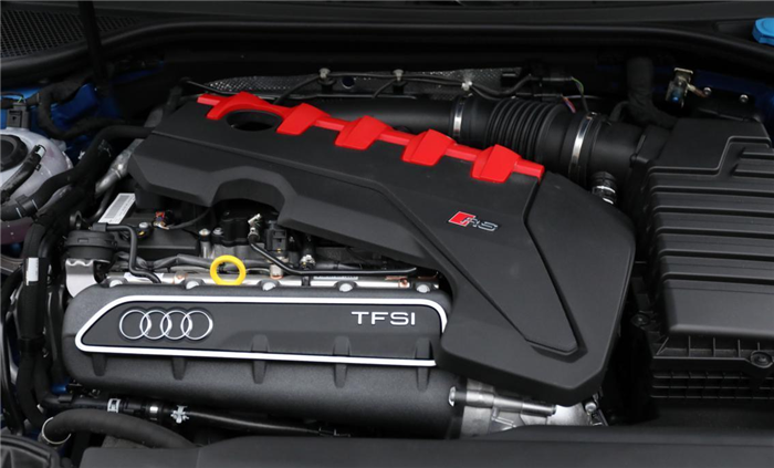 奥迪新款RS3曝光：最新扭矩可调差速器加身，性能更烈了！