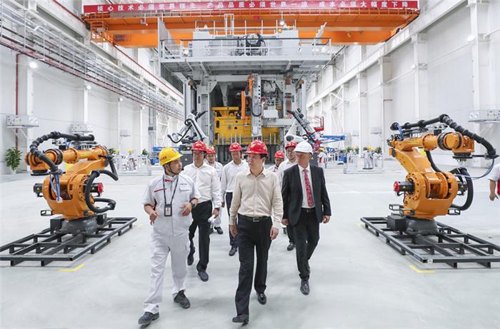 恒大造车术:跨界到颠覆 恒大造车术:跨界到颠覆