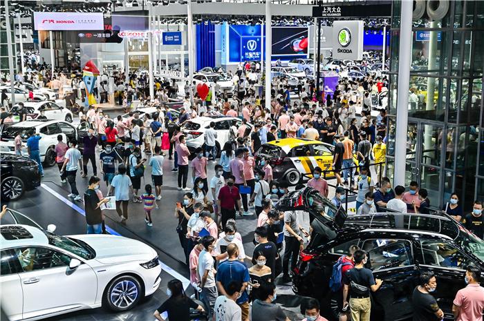 直击2021粤港澳车展:3款官方定制车型堪称经典 最低售价354.6万