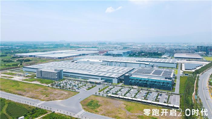 2012395865fca3034c2465.jpg 零跑AI工厂鸟瞰图.jpg
