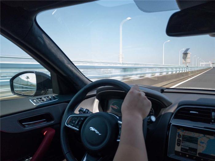 新一代捷豹F-PACE 全新发动机表现如何？