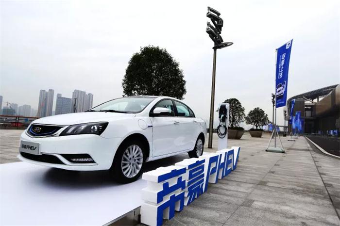 2017年,吉利汽车跑进了快车道,截止10月底,累计销量已经超过了95