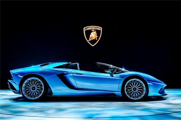 兰博基尼aventador s敞篷版震撼亮相