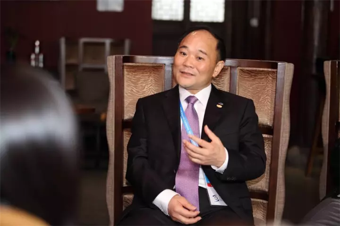 吉利入股戴姆勒,李书福与吉利