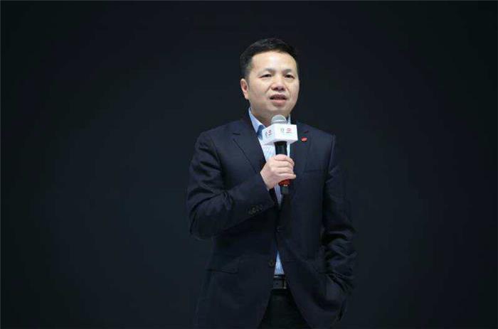 SWM斯威G01创多项第1，意大利米兰八万人足球场首发