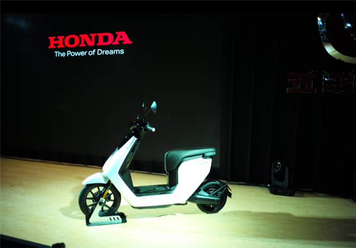 上海国际摩展Honda发布新款电动车