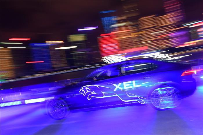 与“豹”共舞：捷豹XEL“猎夜”黄浦江畔