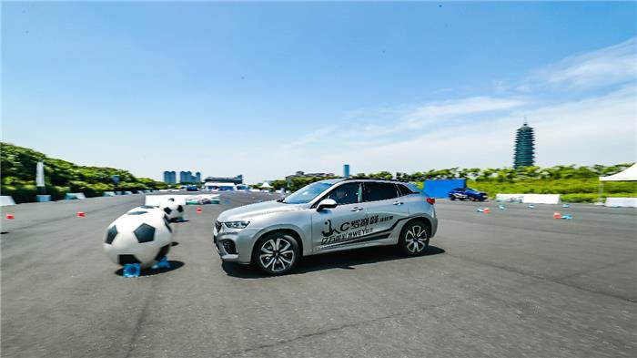 亿万喝彩 我WEY球狂 C罗巅峰挑战赛激情收官