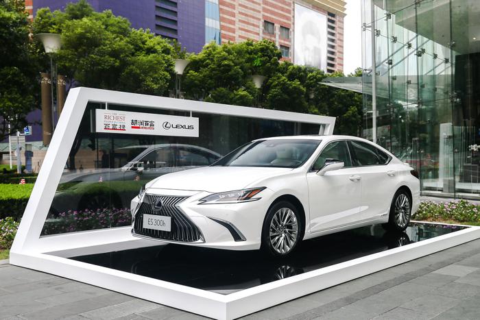 LEXUS雷克萨斯携手胡润研究院发布《2018 LEXUS雷克萨斯·胡润百富榜》