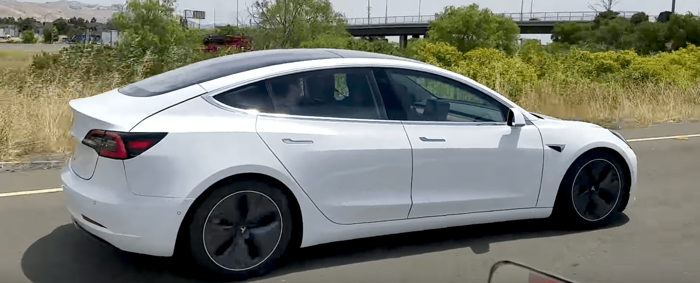 特斯拉申请合模系统专利 解决Model 3面板间隙问题