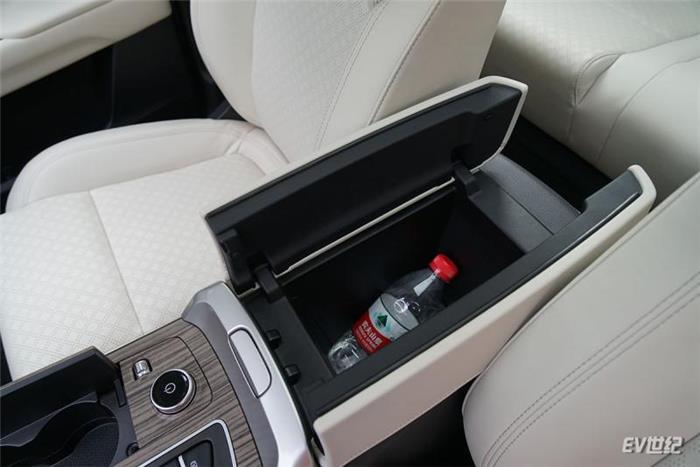 这台新车有点料实拍奇瑞新能源蚂蚁 这台新车有点料实拍奇瑞新能源蚂蚁