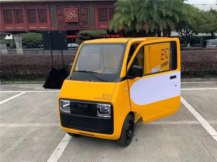 又一款五菱小车曝光,瞄准快递、外卖市场,三蹦子末日到了?