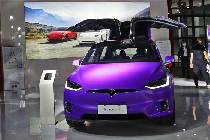 五辆折扣车毁不掉特斯拉，始终“摇摇欲坠”的价格才是大问题