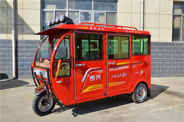 又一款五菱小车曝光,瞄准快递、外卖市场,三蹦子末日到了?