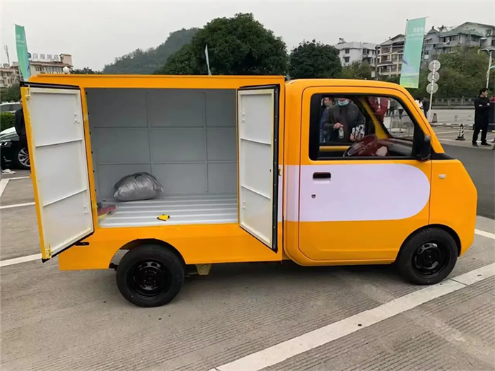又一款五菱小车曝光,瞄准快递、外卖市场,三蹦子末日到了?