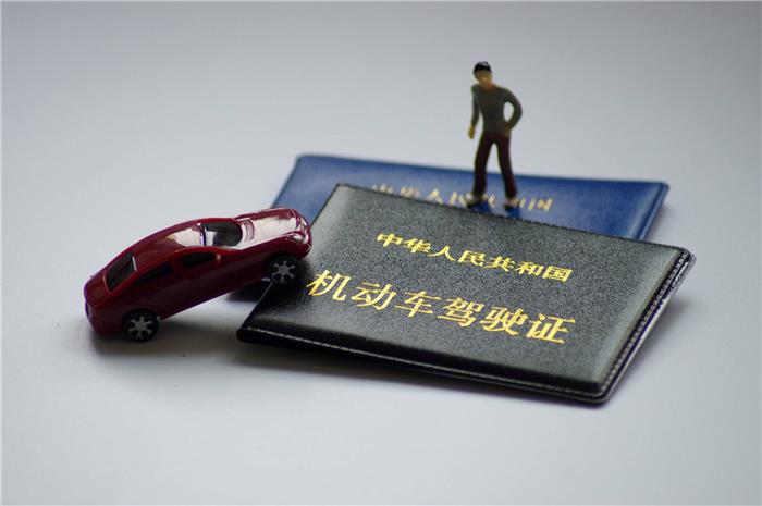又一款五菱小车曝光,瞄准快递、外卖市场,三蹦子末日到了?