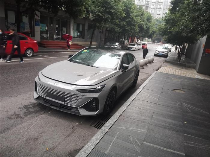 五大重磅车亮相广州车展,首款增程式MPV,还有盼了很久的UNI-V