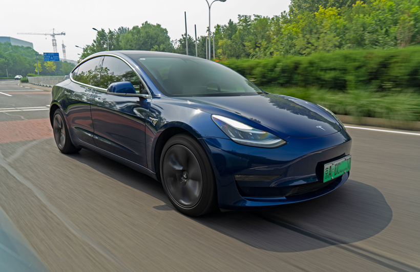 我说小鹏P7比特斯拉Model 3好开 真不是吹的