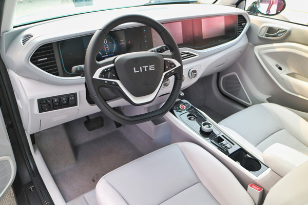 LITE無(wú)人駕駛車(chē)亮相 北京車(chē)展將實(shí)現(xiàn)正式上路