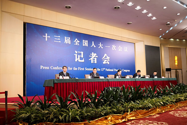 万钢与马斯克,全球电动车企