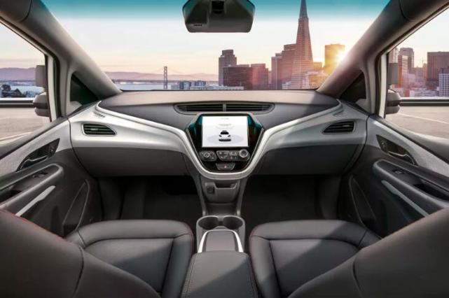 通用公司正在设计无方向盘或踏板的全电动Chevy Bolt，并将在2019年用其改装的Cruise Automation技术进行商业试验