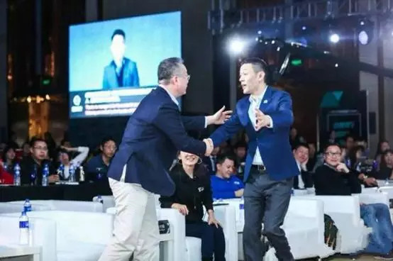 李书福,造车新势力，互联网，电动汽车