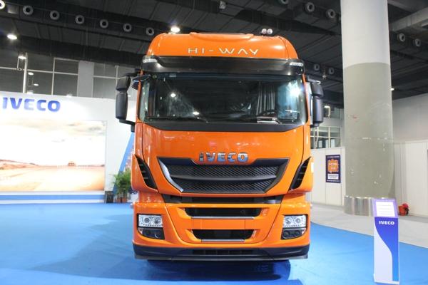 依维柯旗舰重卡Stralis Hi-Way500马力6X2牵引车 (7).jpg