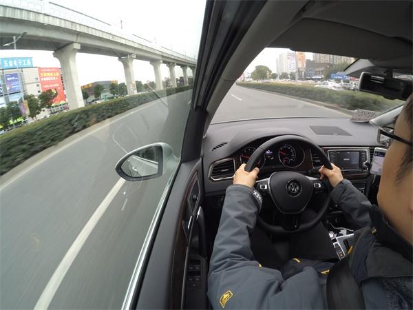 比高尔夫大比蔚领活 高尔夫嘉旅很个性