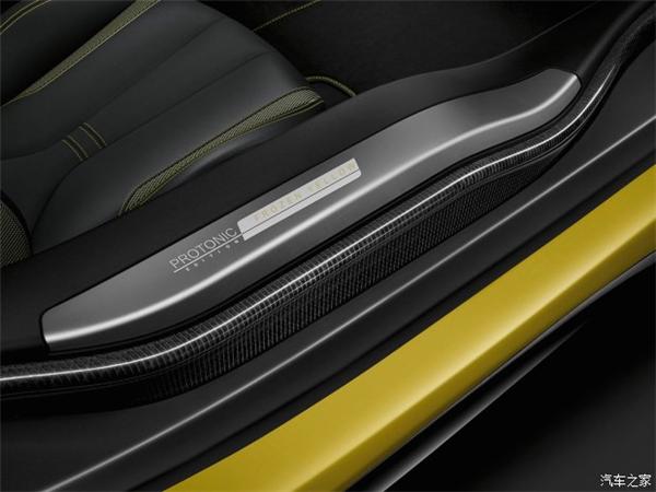 宝马i8，日内瓦车展，日内瓦车展新车，宝马新车，宝马i8 Protonic Frozen Black Edition，宝马i8 Protonic Frozen Yellow Edition