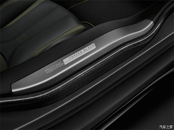 宝马i8，日内瓦车展，日内瓦车展新车，宝马新车，宝马i8 Protonic Frozen Black Edition，宝马i8 Protonic Frozen Yellow Edition