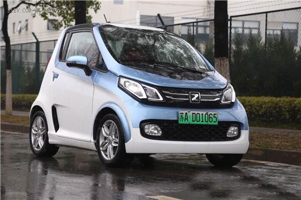 共享汽车 开上南京街头 新能源车用手机扫码随