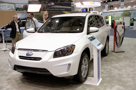 TOYOTA_RAV4EV.jpg