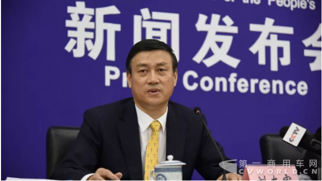 环保部：重型柴油车是污染大户 将调整京津冀运输结构