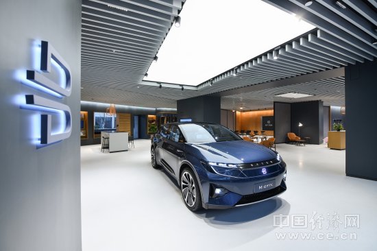 拜騰“直營+合伙人”模式落地 戴雷：2019年底時間剛好