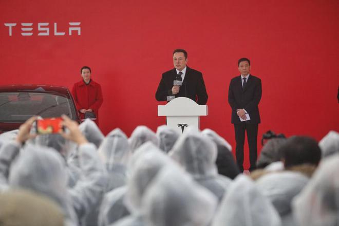 將近四年的等待 首批特斯拉Model 3在北京交付