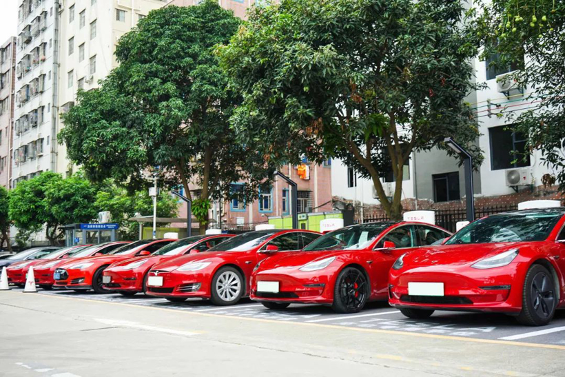 Tesla 华南最大超级充电站点正式启用