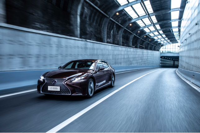 买一辆LEXUS LS500h 你拥有的是背后每个匠人6万小时的时间