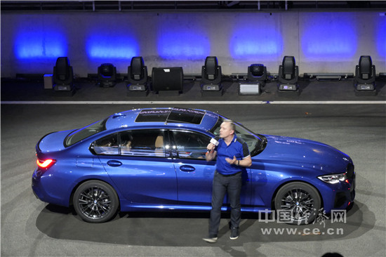 奔驰C级，奥迪A4，奔驰C,捷豹XEL