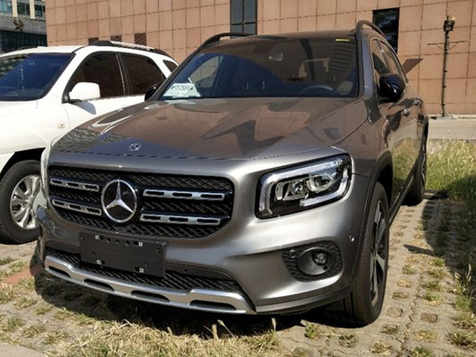 奔驰GLB入门版,奔驰GLB售价，凯迪拉克XT4