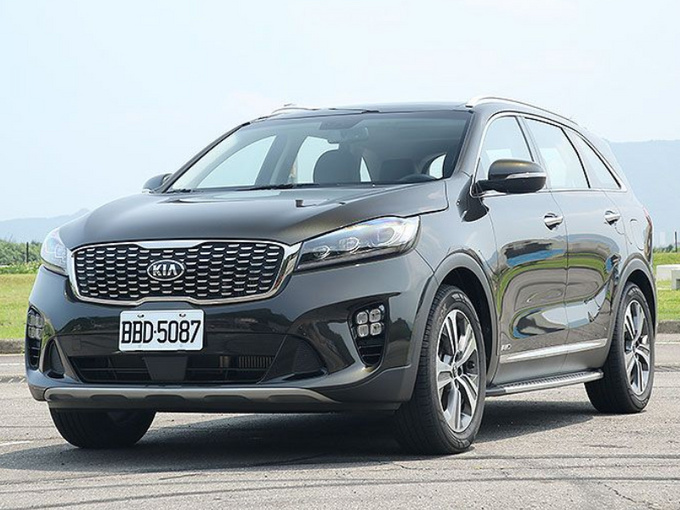 起亚索兰托插混版/油电版曝光！今年年内推出