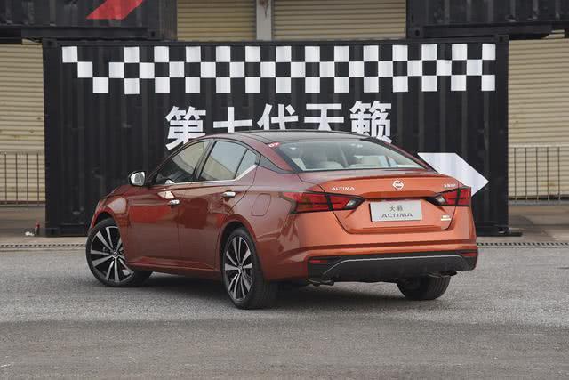 雅阁，凯美瑞，日系中型车