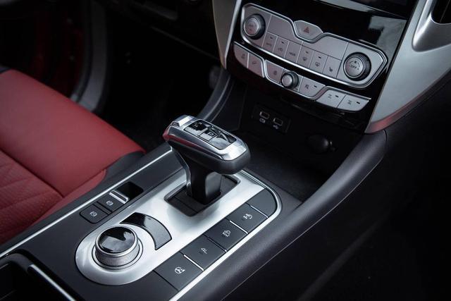 驭见惊奇人生路，长城炮越野皮卡上市16.98万起