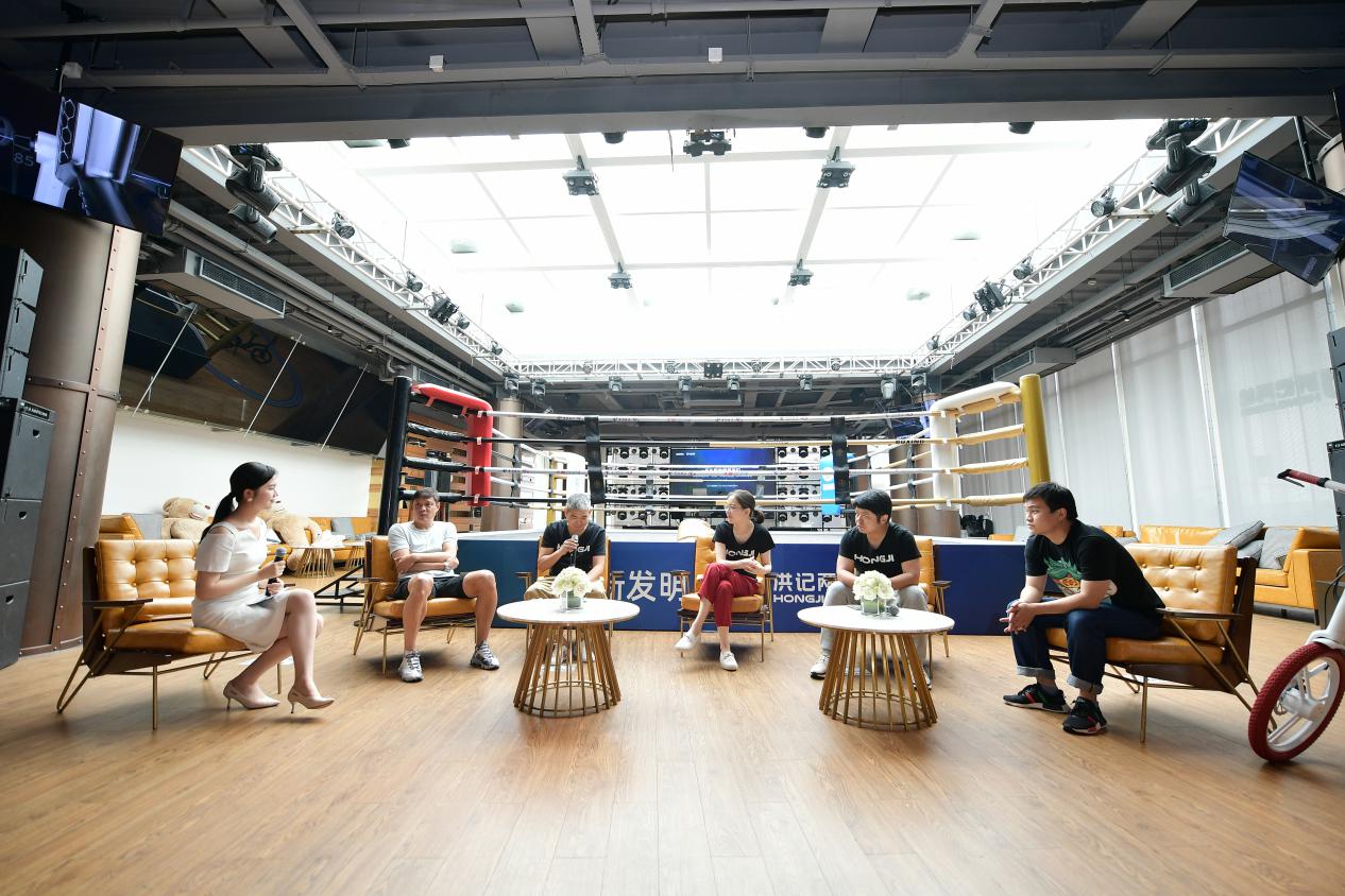 洪记两轮新零售首战告捷，淘宝直播助力新品“石头”限量400台售罄